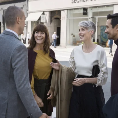 private-hearing-aids-people-talking-1